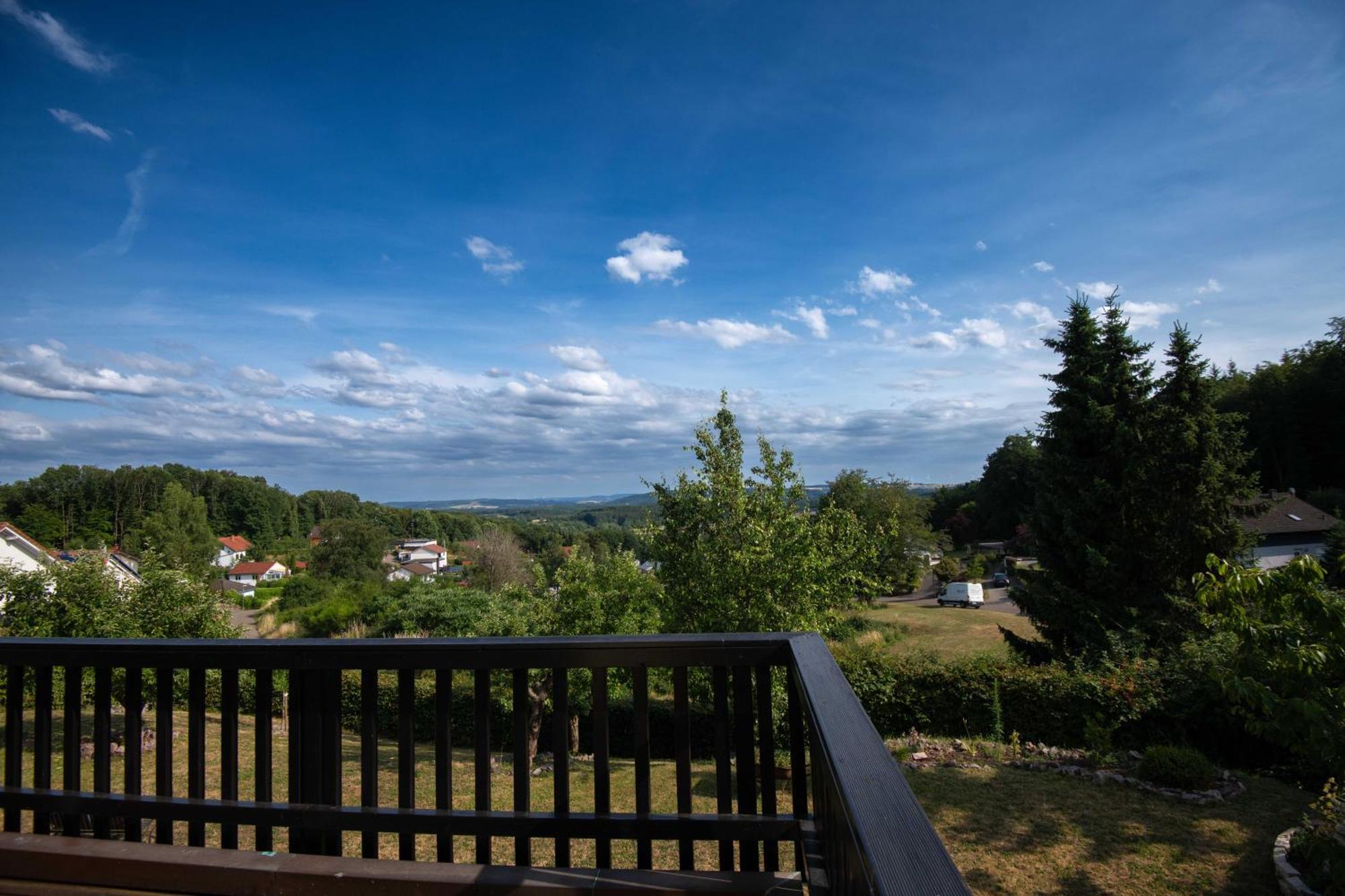 Sonnige Aussicht Villa Losheim Bagian luar foto