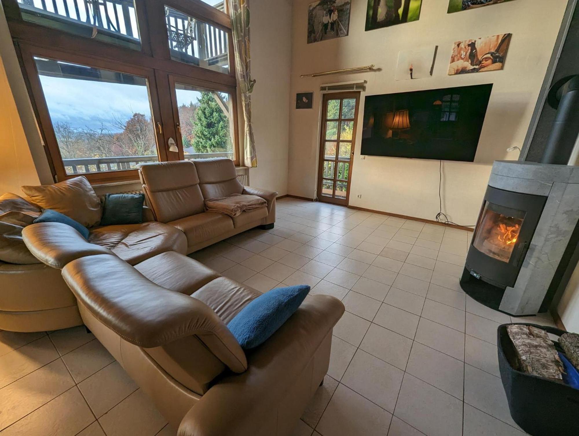 Sonnige Aussicht Villa Losheim Bagian luar foto