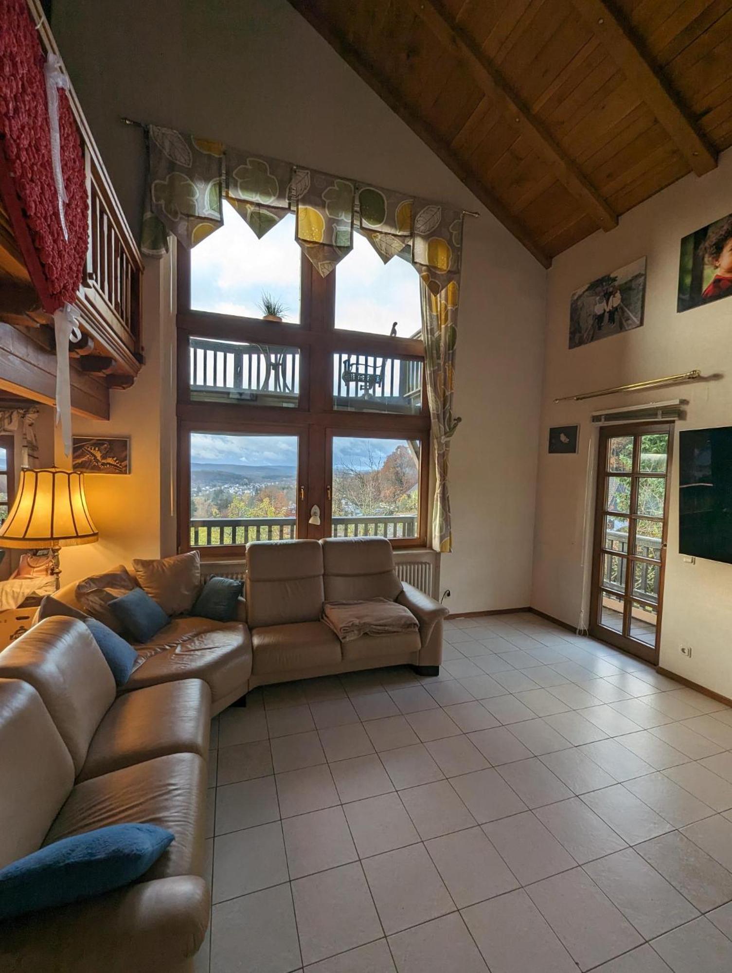Sonnige Aussicht Villa Losheim Bagian luar foto