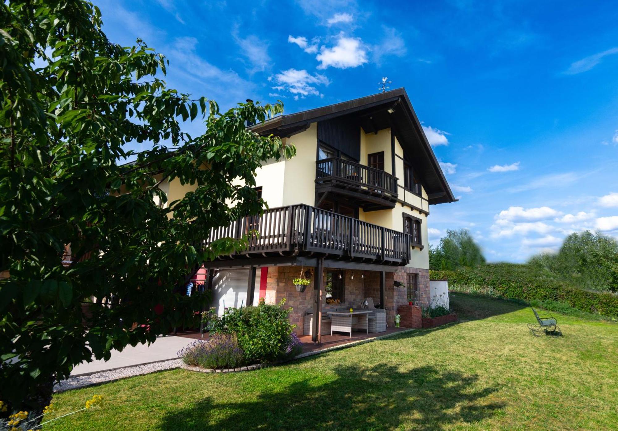 Sonnige Aussicht Villa Losheim Bagian luar foto